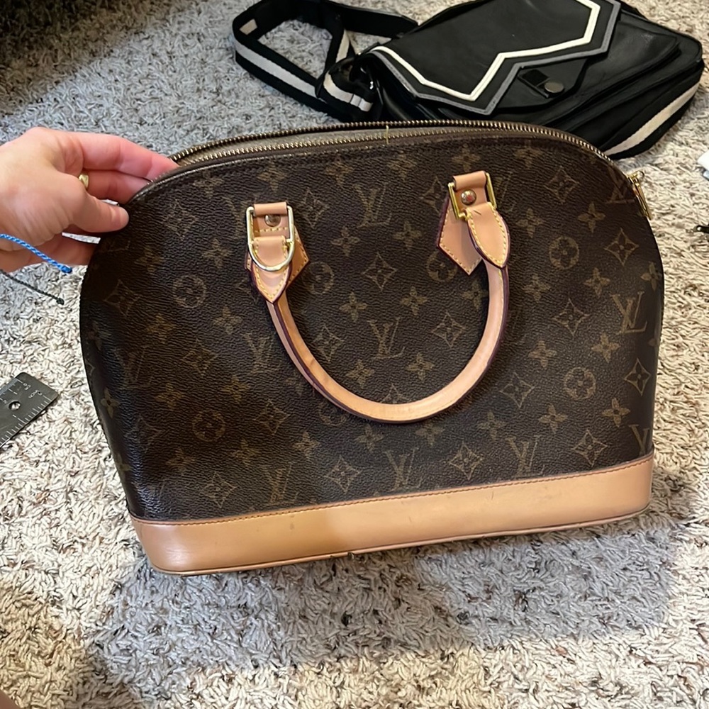 Louis Vuitton bag *not authentic*